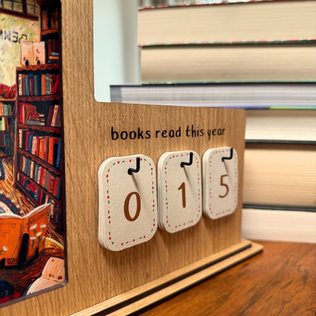 Cozy book tracker - oak