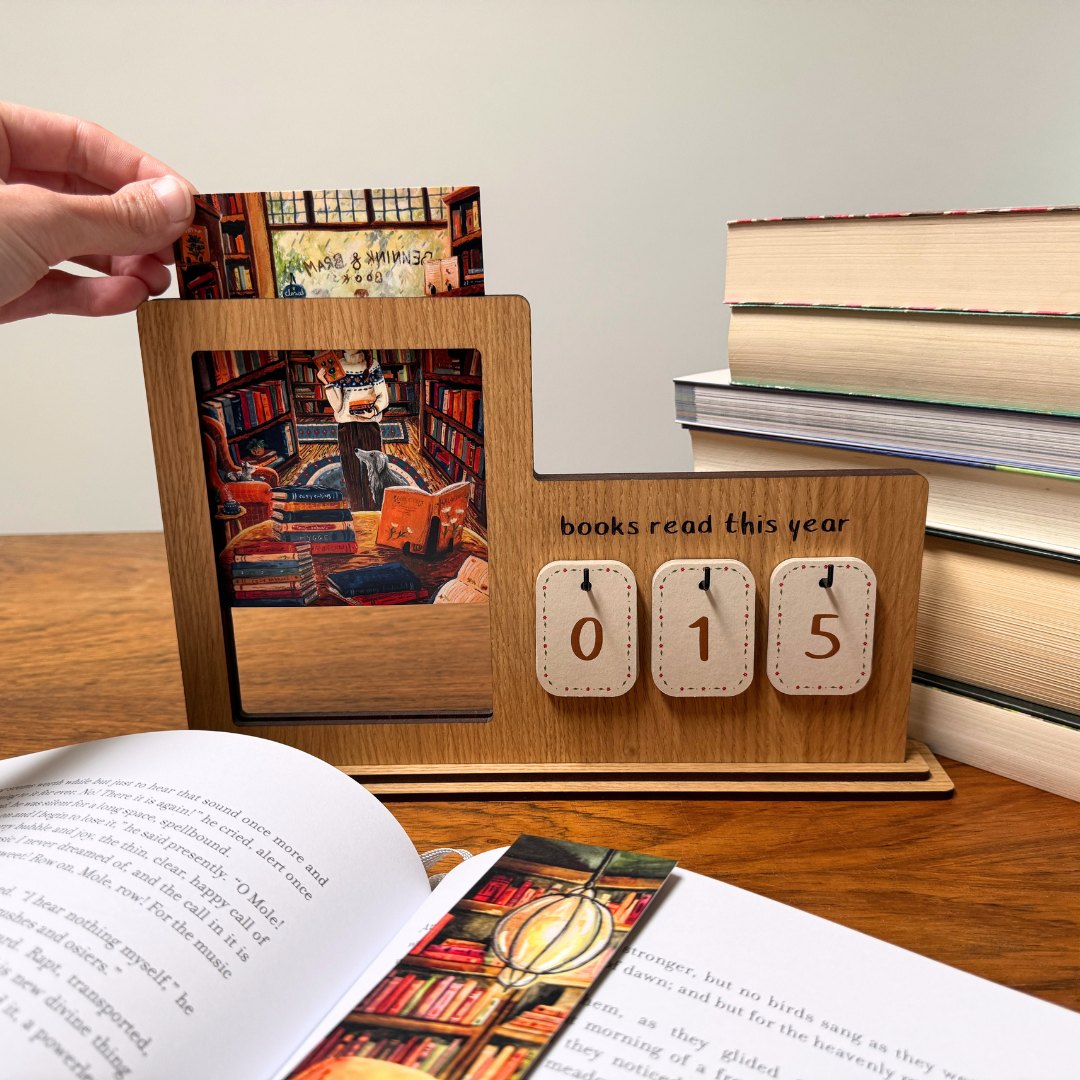 Cozy book tracker - oak