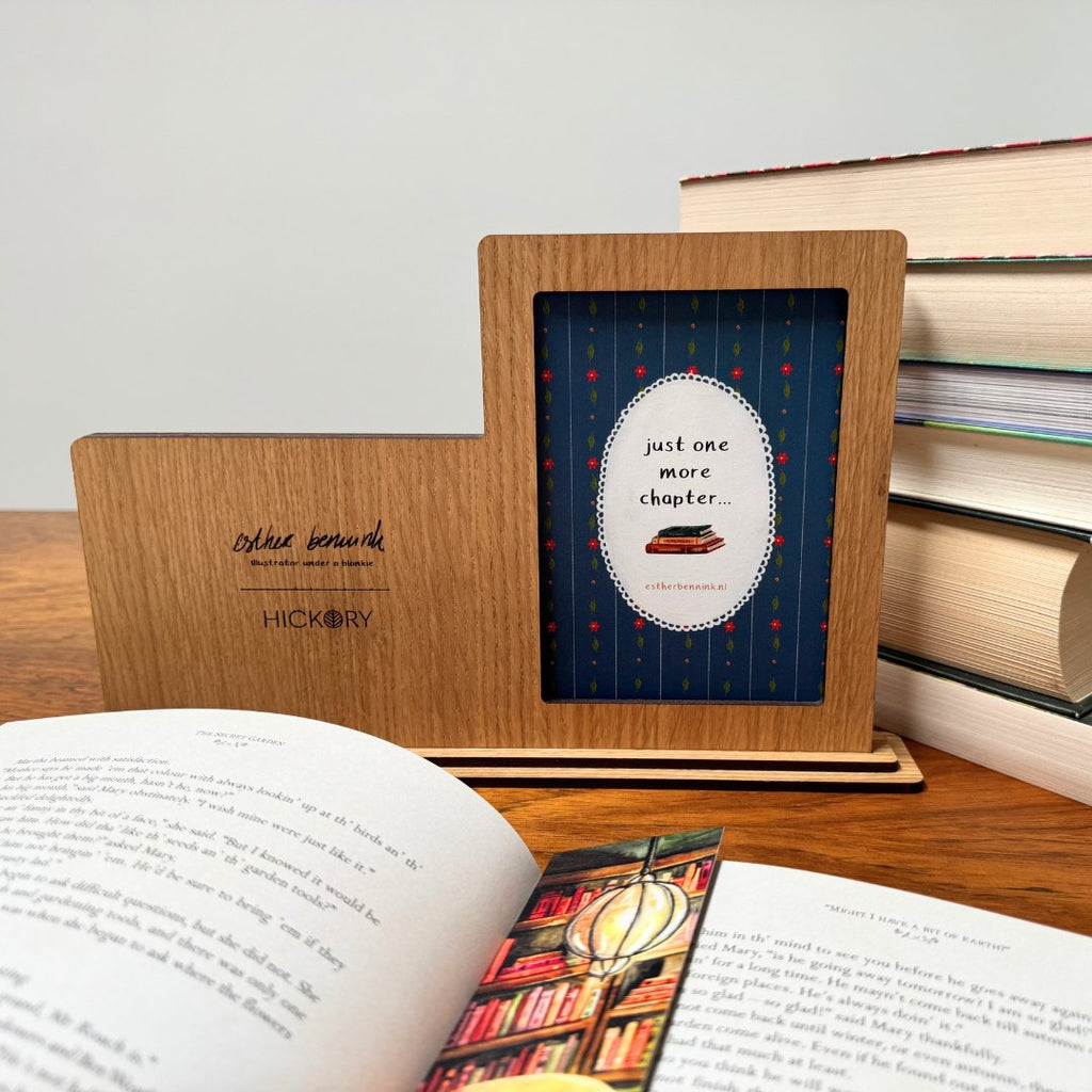 Cozy book tracker - oak