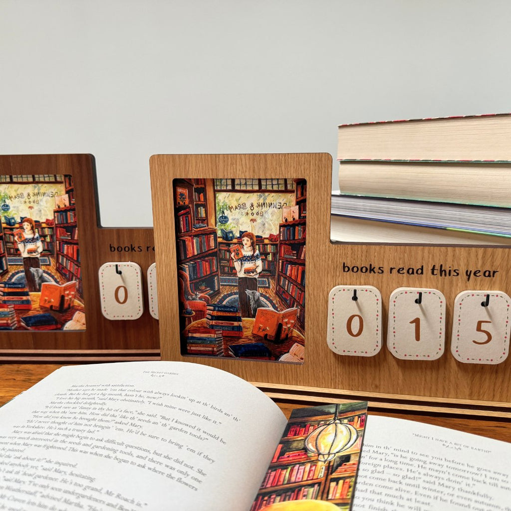Cozy book tracker - oak